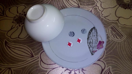 Khám Phá Thế Giới Xóc Đĩa Bịp - Những Chiêu Thức và Kỹ Năng Cần Biết Khám Phá Thế Giới Xóc Đĩa Bịp - Những Chiêu Thức và Kỹ Năng Cần Biết